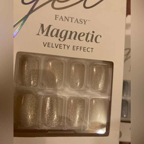 Kiss Press on nails NIB Bundle of 3 sets. Med & short lengths. - Picture 2 of 7